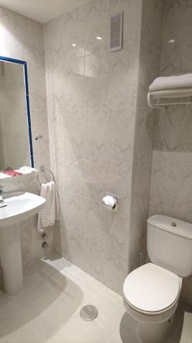 Foto del baño de Hotel Valmar