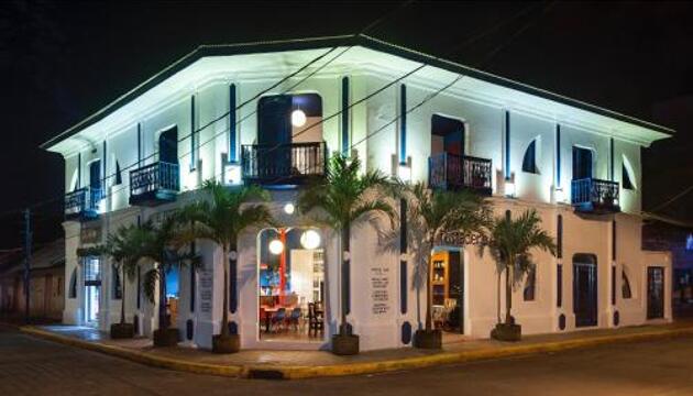 Foto de Estrella Beachfront Hotel