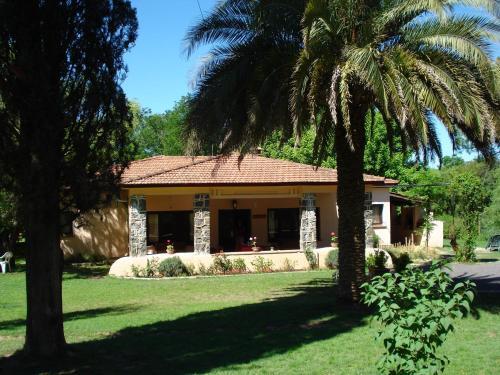 Foto del exterior de Las Acacias - Posada de Campo