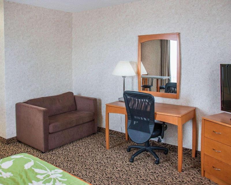 Foto de una habitación de Hotel Quality Inn &amp;amp; Suites Winnipeg