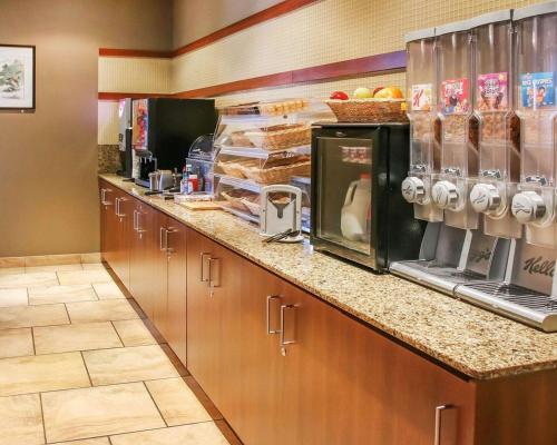 Foto de restauración de Hotel Quality Inn &amp;amp; Suites Winnipeg