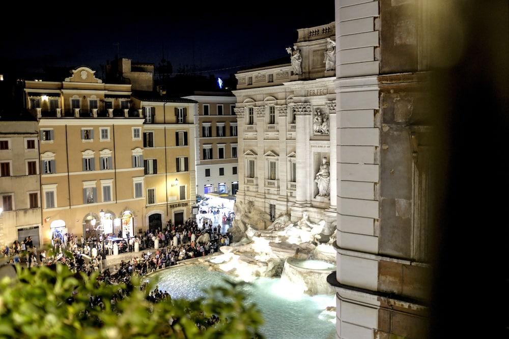 Foto de restauración de Relais Fontana Di Trevi Hotel