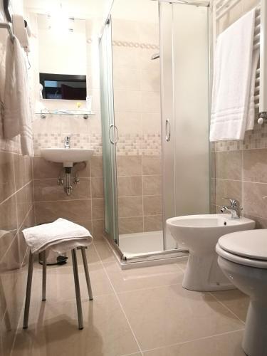 Foto del baño de Hotel Aurora