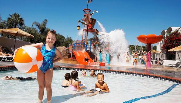 Foto de Howard Johnson by Wyndham Anaheim Hotel &amp; Water Playground