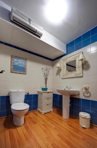 Foto del baño de Alquileres Vacacionales Senderos del Jerte