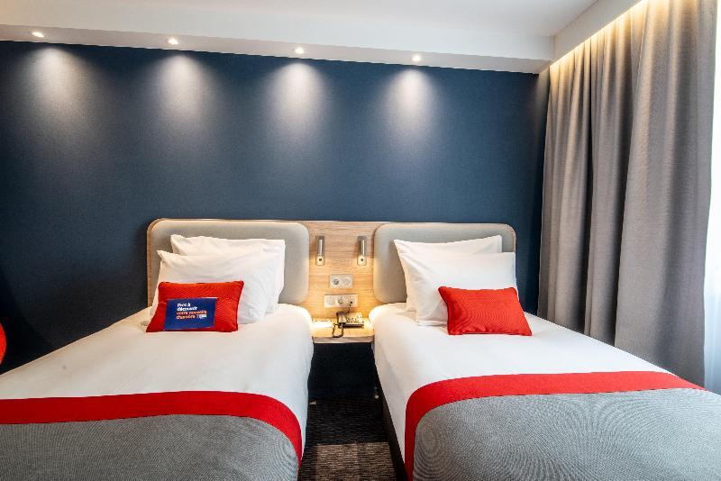 Foto de una habitación de Holiday Inn Express - Bordeaux - Lormont, an IHG Hotel