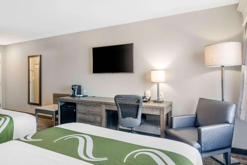 Room – Motel Quality Inn Amsterdam Fredericton