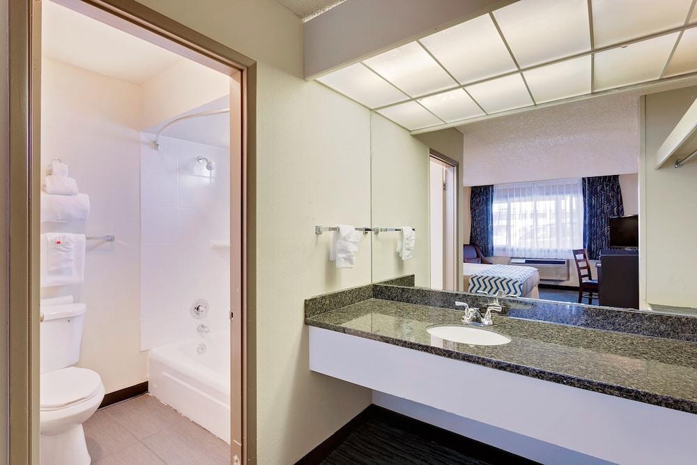 Photo – Hotel Travelodge by Wyndham Aberdeen