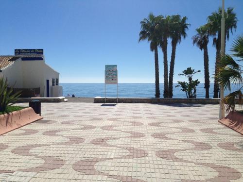 Foto del entorno de Apartment in first row to the sea, Almuñécar