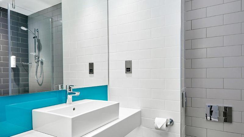 Foto de una habitación de Holiday Inn Express - Nice - Grand Arenas, an IHG Hotel