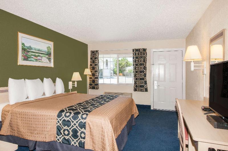 Room – Motel Travelodge by Wyndham Los Banos CA