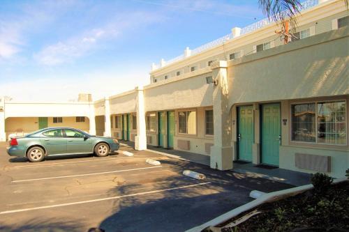 Exterior – Motel Travelodge by Wyndham Los Banos CA