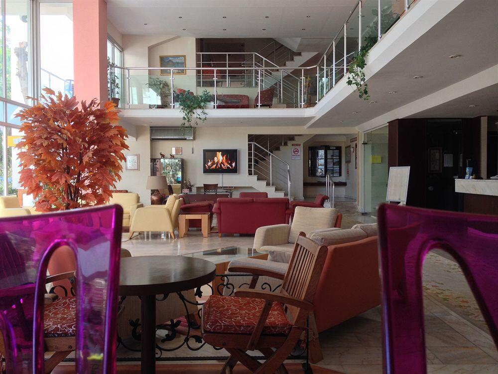 Foto de las zonas nobles de Sesin Hotel