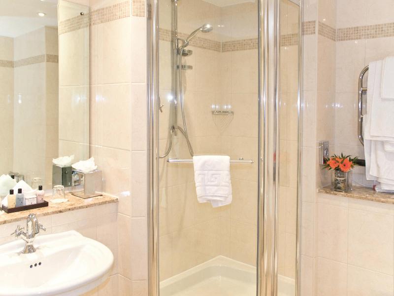 Foto general de Macdonald Old England Hotel &amp;amp; Spa