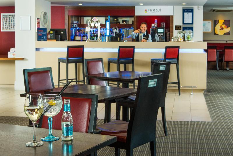Foto de los servicios de Holiday Inn Express Milton Keynes, an IHG Hotel