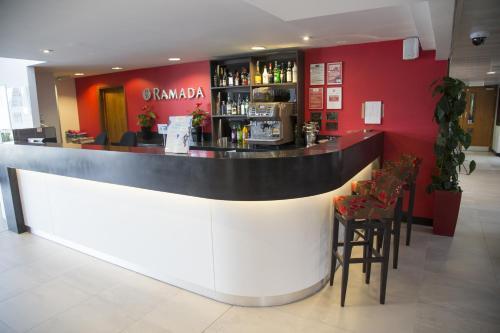 Foto de los servicios de Hotel Ramada by Wyndham Cambridge