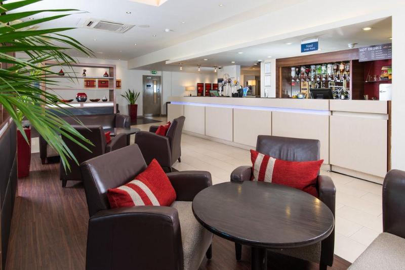 Photo – Holiday Inn Express London - Dartford, an IHG Hotel