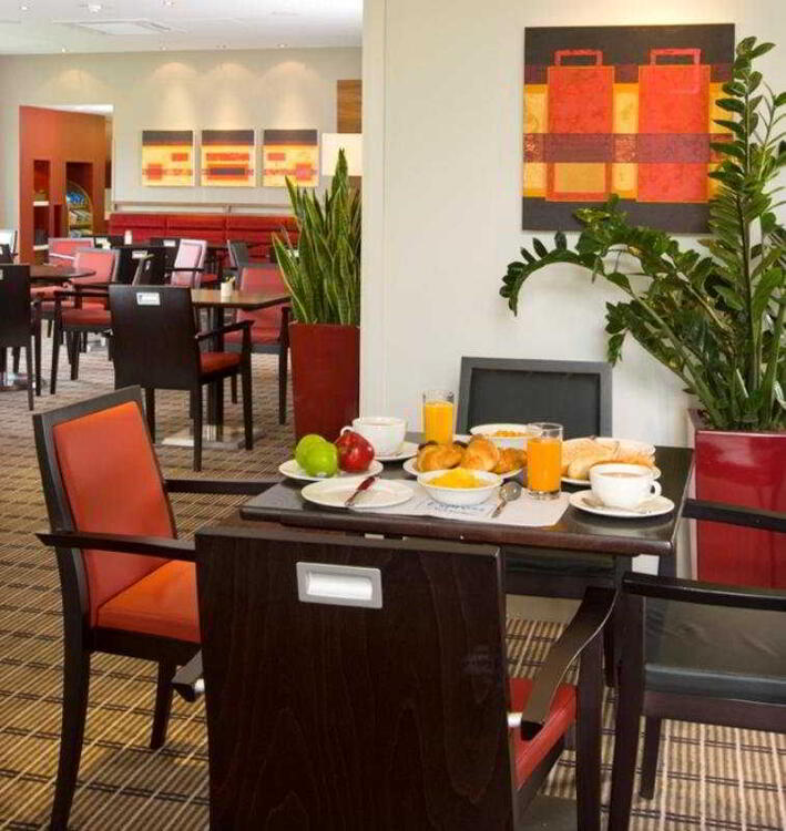 Photo – Holiday Inn Express London - Dartford, an IHG Hotel
