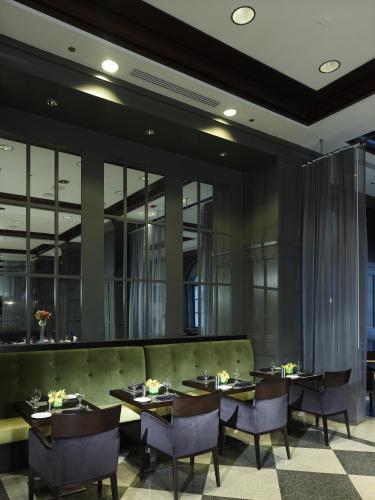 Foto de restauración de Hotel Warwick Allerton Chicago