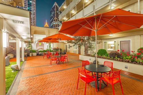 Foto de los servicios de Inn at the Peachtrees, Ascend Hotel Collection