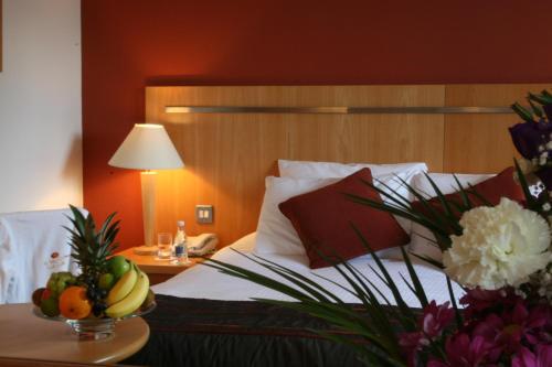 Foto de una habitación de Lahinch Coast Hotel and Suites