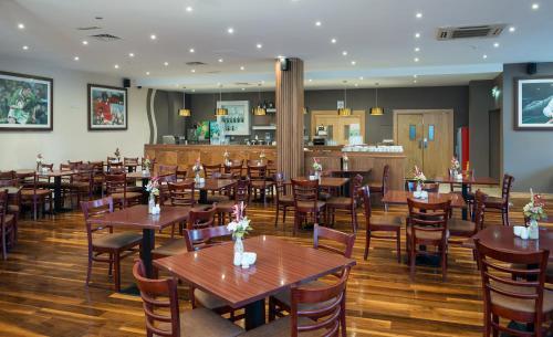 Foto de restauración de Breaffy Woods Hotel