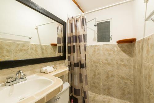 Foto del baño de Hotel Caracol Puerto