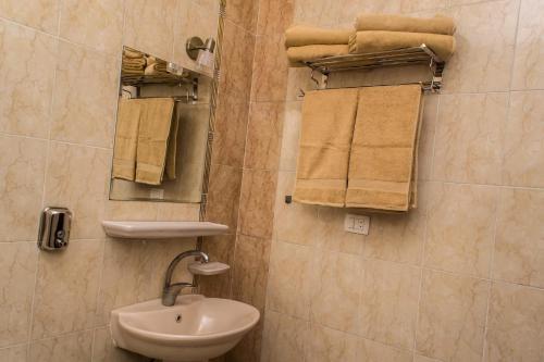 Foto del baño de Aparthotel Charbel