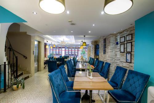 Foto de restauración de Raymond Blue Hotel