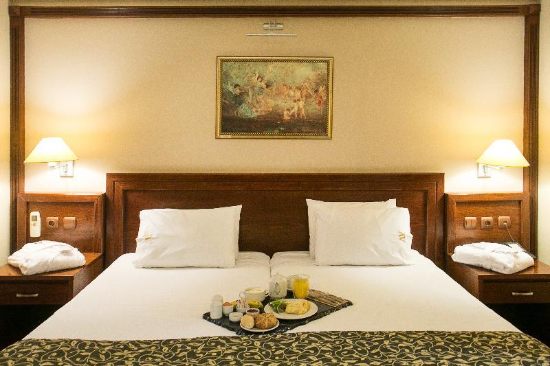 Foto de una habitación de Avalon Airport Hotel Thessaloniki
