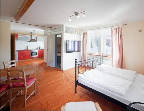Foto de una habitación de Pytloun Wellness Travel Hotel