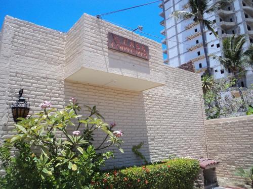 Foto del exterior de La Casa Contenta