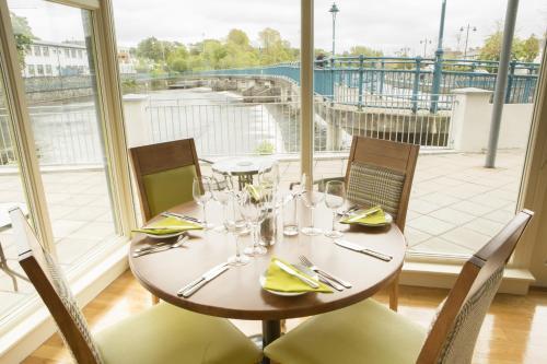 Foto de restauración de Riverside Hotel