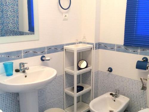 Foto del baño de Apartamentos Alpen1 Paseo Marítimo