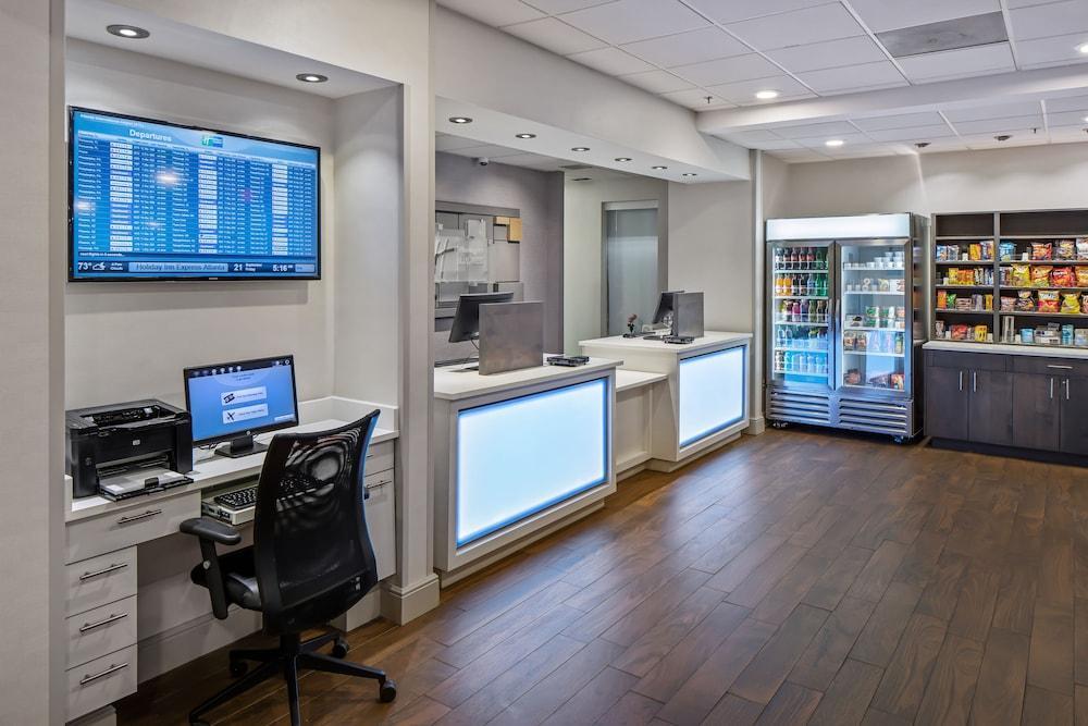 Foto de las zonas nobles de Holiday Inn Express Atlanta Airport-College Park, an IHG Hotel