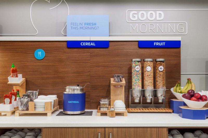 Foto de restauración de Holiday Inn Express Atlanta Airport-College Park, an IHG Hotel