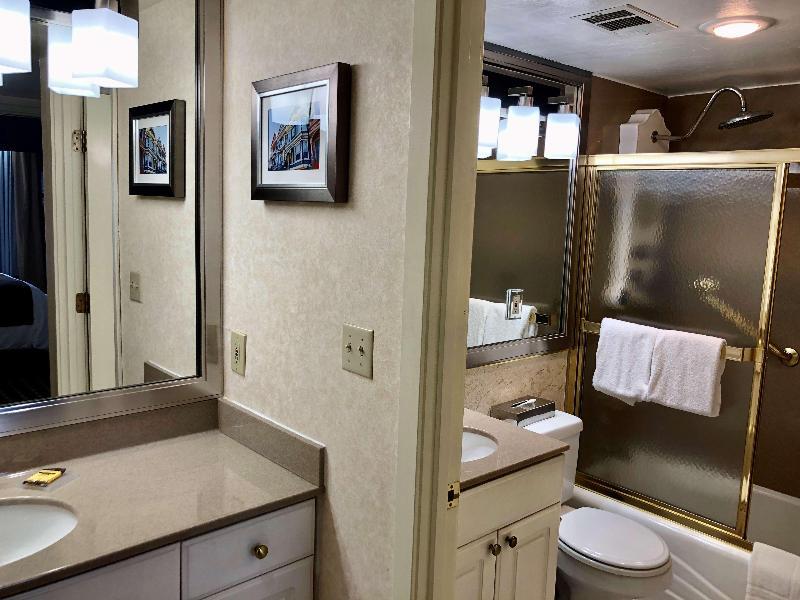 Foto de una habitación de Best Western Plus Grosvenor Airport Hotel