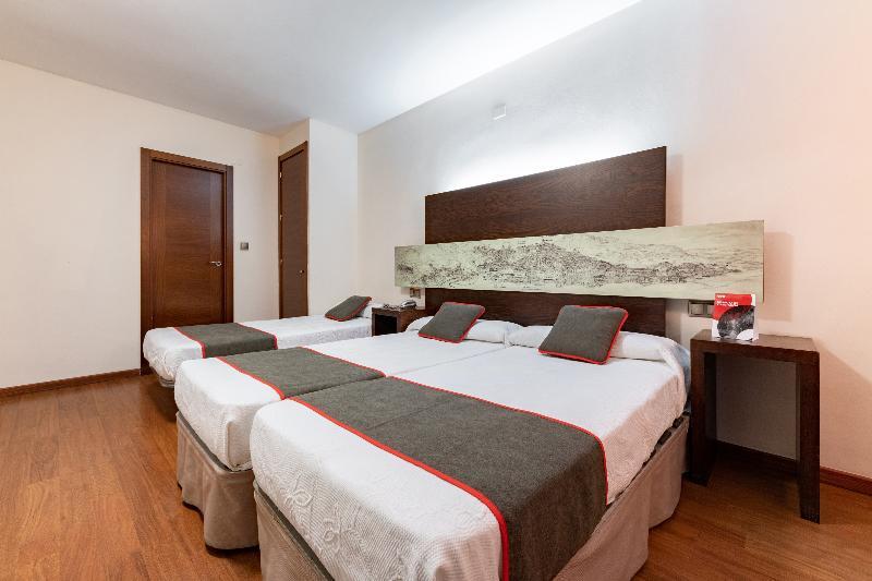 Photo – OYO Hotel Francabel