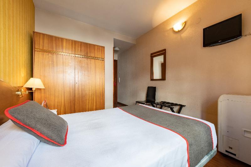 Photo – OYO Hotel Francabel