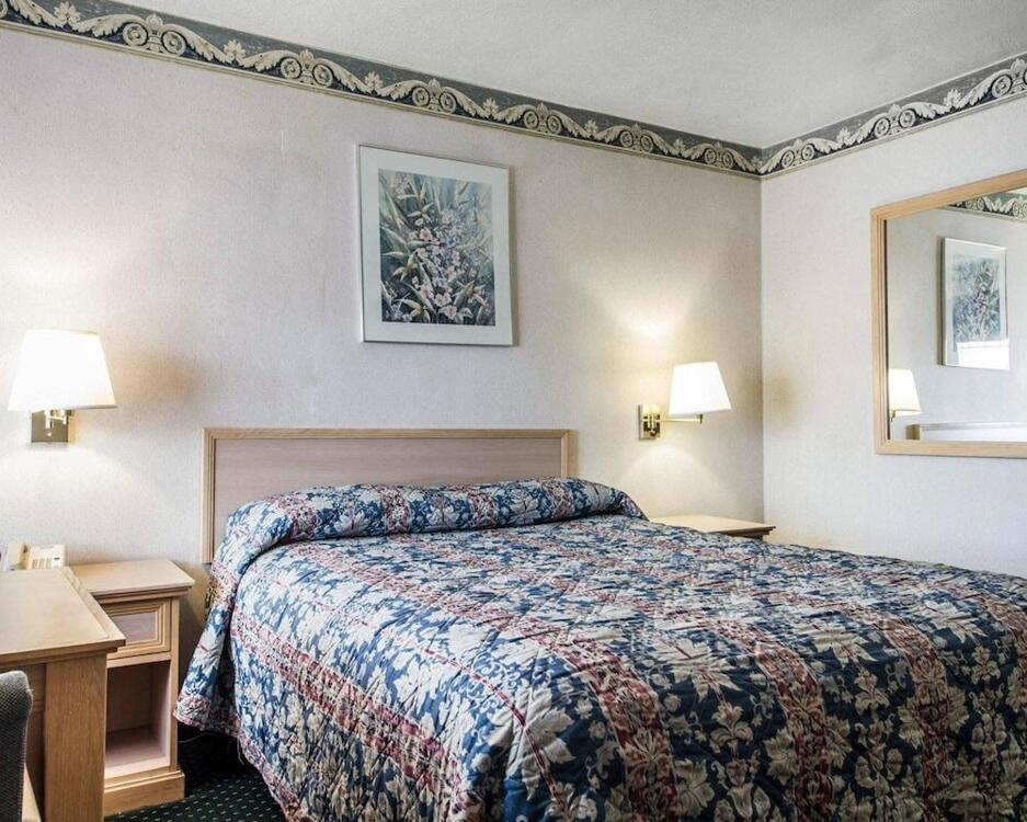 Foto de una habitación de Motel Rodeway Inn Monterey Near Fairgrounds