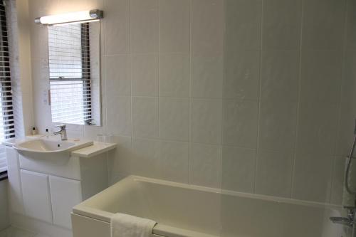 Foto de una habitación de Centennial Hotel