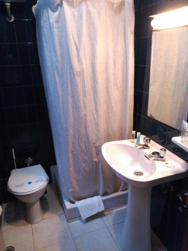 Foto del baño de Hostal Blazquez Sanchez
