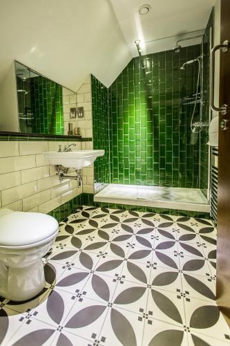 Bathroom – Hotel Orange Tree