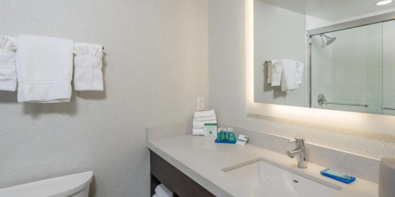 Foto del baño de Holiday Inn Express - Sunnyvale - Silicon Valley, an IHG Hotel
