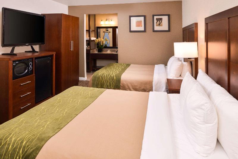 Foto general de Hotel Comfort Inn &amp;amp; Suites Near Folsom Lake