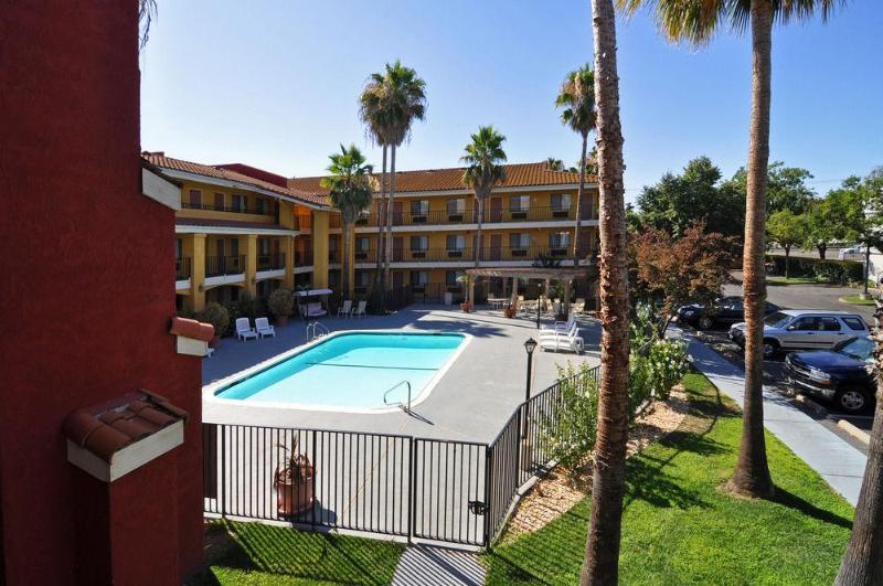 Foto general de Hotel Comfort Inn &amp;amp; Suites Near Folsom Lake