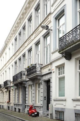 Photo – B&amp;amp;B Home &amp;amp; the City