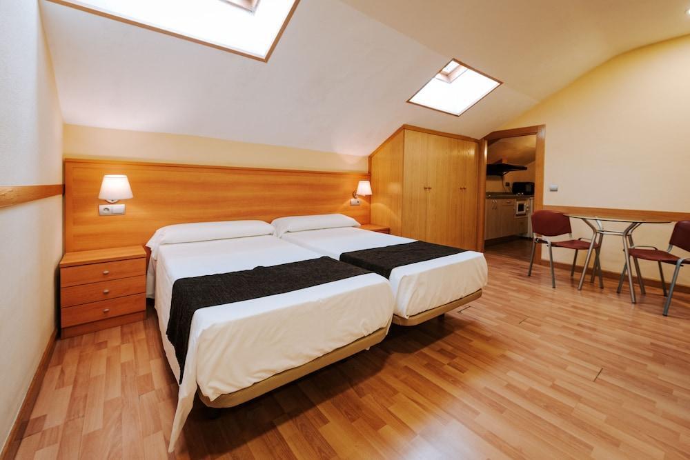 Foto de una habitación de JCH Congreso Apartamentos