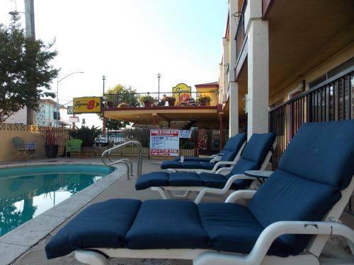 Foto general de Hotel Super 8 by Wyndham Santa Cruz/Beach Boardwalk East