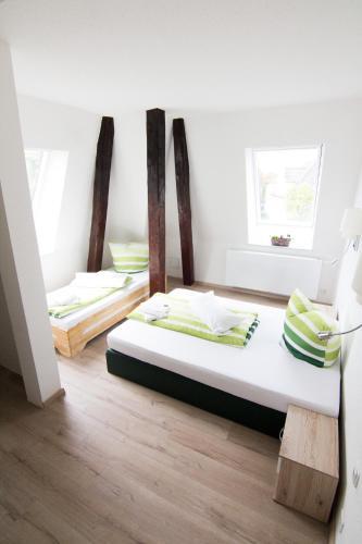 Foto de una habitación de Apartments am Schlosspark